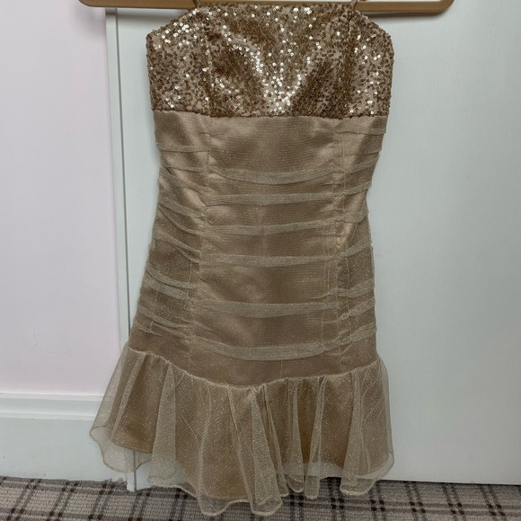 CW DESIGN gold size small dress. - Picture 1 of 3